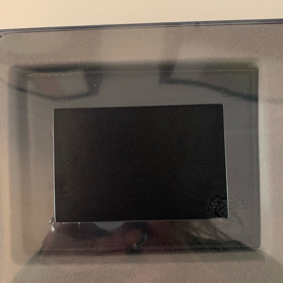 IZOD Black Leather Wallet + Manicure Set Giftpack - Picture 2 of 6